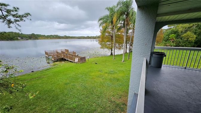 Exterior, Lake