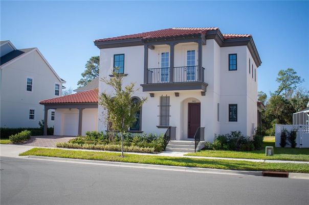 Attached, Exterior, Facade, Mediterranean