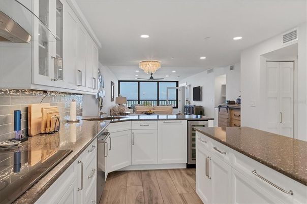 Chandelier, Dining room, Interior, Kitchen, Recessed Lighting, Wood Texture Flooring