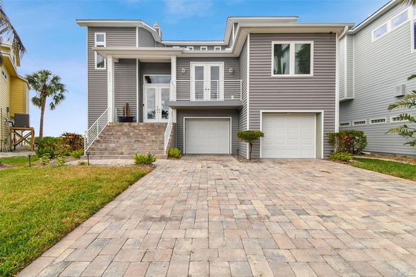 Attached, Exterior, Facade, Rowhouse