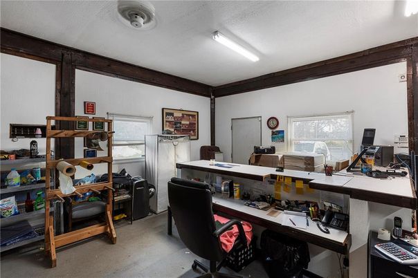 Home Office, Interior