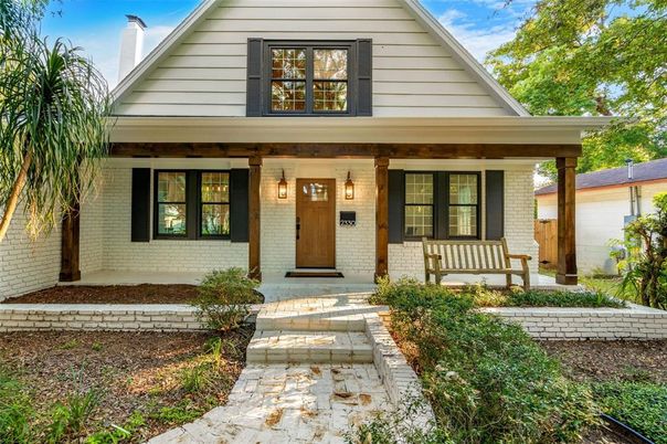 Exterior, Facade, Brick Facade, Farmhouse