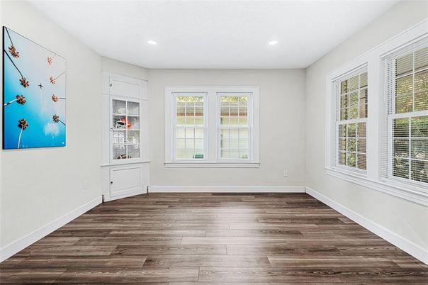 Empty room, Interior, Recessed Lighting, Wood Texture Flooring