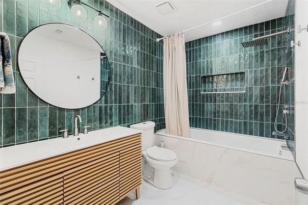 Bathroom, Interior, Recessed Lighting
