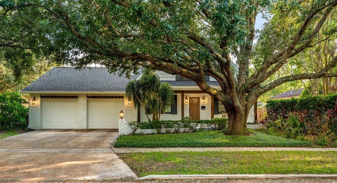 Attached, Exterior, Facade, Ranch