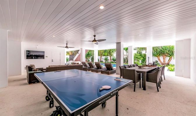 Game Room, Interior, Recessed Lighting