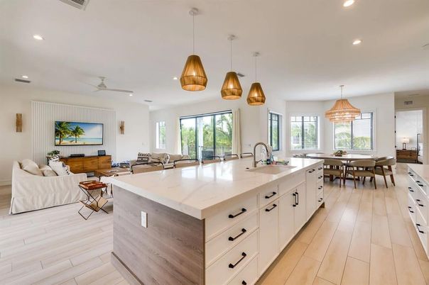 Chandelier, Dining room, Interior, Kitchen, Living room, Pendant Lights, Recessed Lighting, Wood Texture Flooring