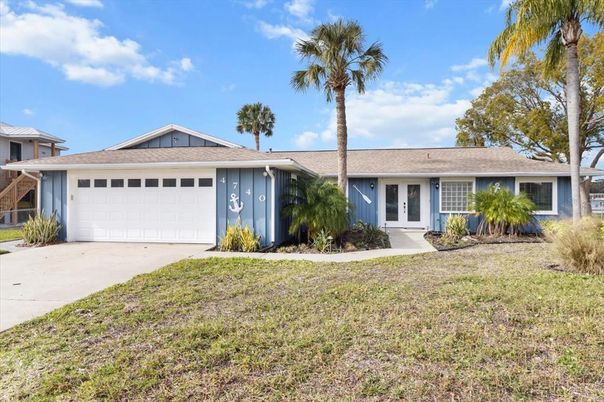Attached, Exterior, Facade, Ranch