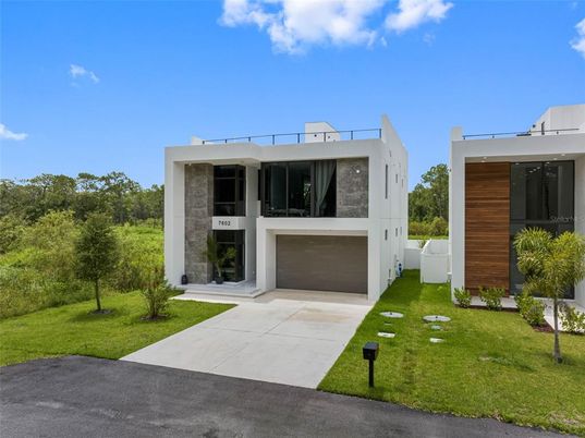 Attached, Backyard, Exterior, Facade, Modern