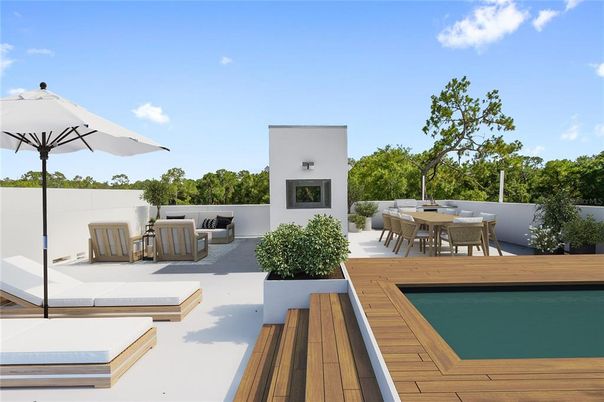 Exterior, Fireplace, Pool