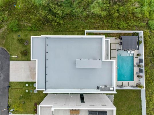 Exterior, Drone