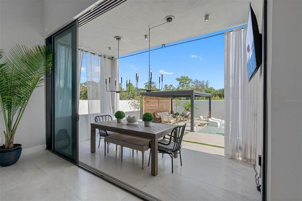 Dining room, Interior, Pendant Lights