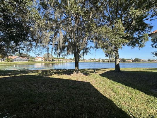 Exterior, Lake