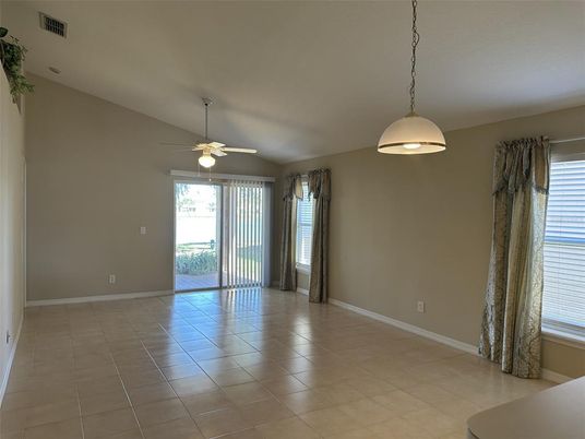 Empty room, Interior, Pendant Lights