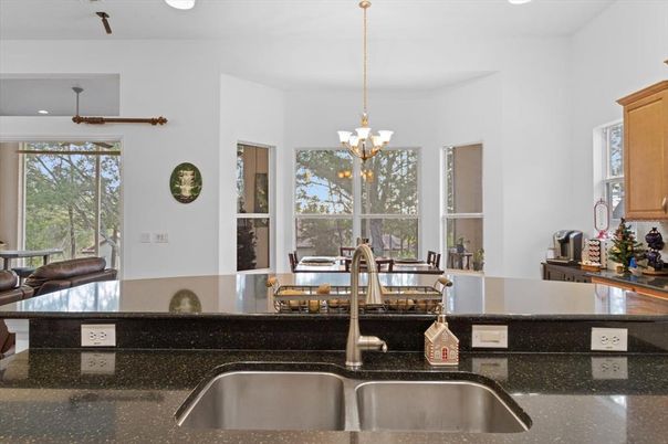 Chandelier, Dining room, Interior, Kitchen, Pendant Lights