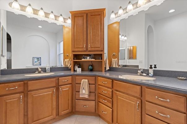 Bathroom, Dual Sink Vanities, Interior, Recessed Lighting
