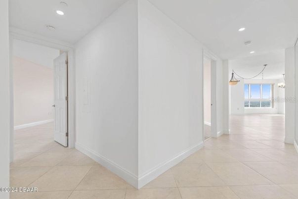 Chandelier, Interior, Recessed Lighting