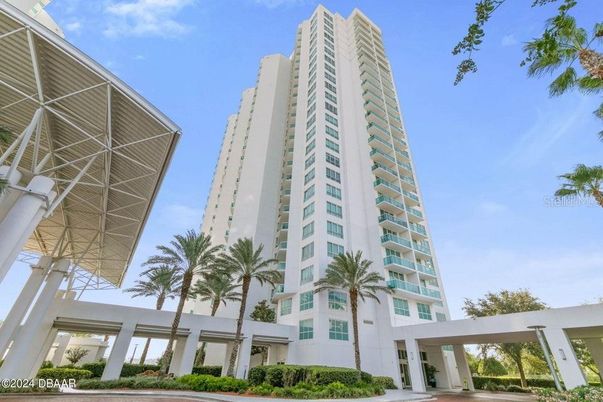 Exterior, Facade, Condo Building