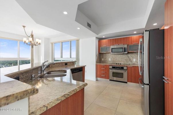 Chandelier, Interior, Kitchen, Recessed Lighting, Stainless Steel Appliances