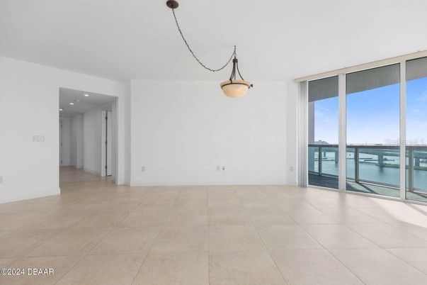 Empty room, Interior, Pendant Lights, Recessed Lighting, Water