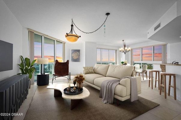 Chandelier, Dining room, Interior, Living room, Pendant Lights