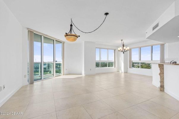 Chandelier, Empty room, Interior, Pendant Lights