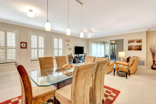 Dining room, Interior, Living room, Pendant Lights