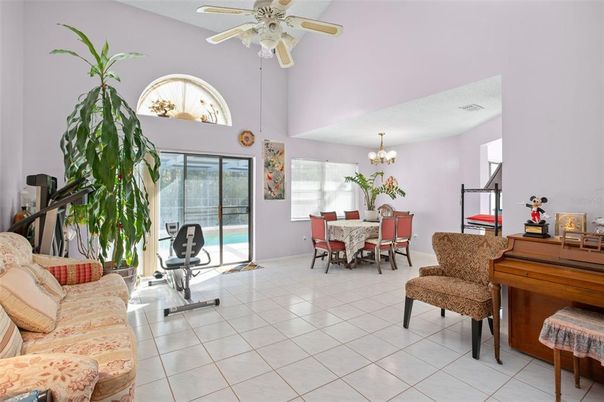 Chandelier, Dining room, Interior, Piano