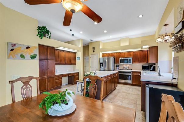 Dining room, Interior, Kitchen, Pendant Lights, Recessed Lighting, Stainless Steel Appliances