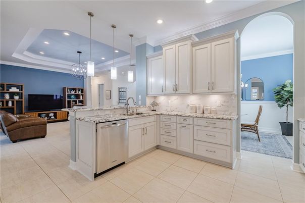Dining room, Interior, Kitchen, Living room, Pendant Lights, Recessed Lighting, Stainless Steel Appliances