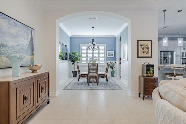 Chandelier, Dining room, Interior, Kitchen, Pendant Lights, Stainless Steel Appliances