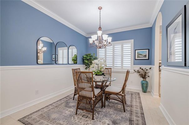 Chandelier, Dining room, Interior