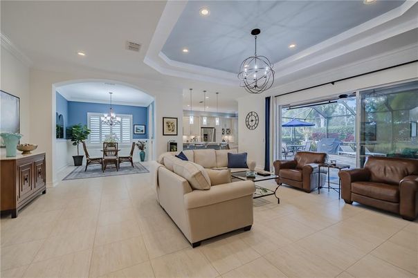 Chandelier, Dining room, Interior, Living room, Pendant Lights, Recessed Lighting