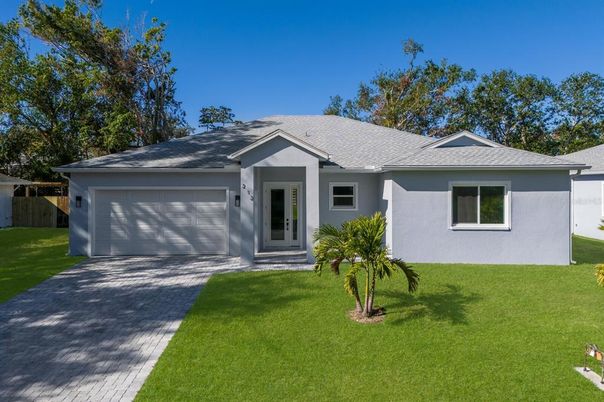 Attached, Exterior, Facade, Ranch
