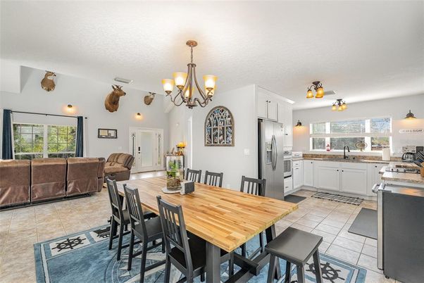 Chandelier, Dining room, Interior, Kitchen, Living room, Stainless Steel Appliances