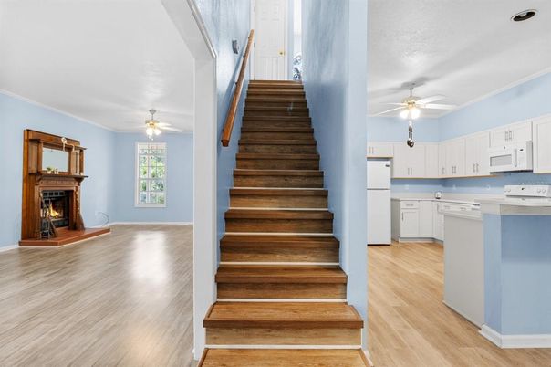 Fireplace, Interior, Kitchen, Wood Texture Flooring
