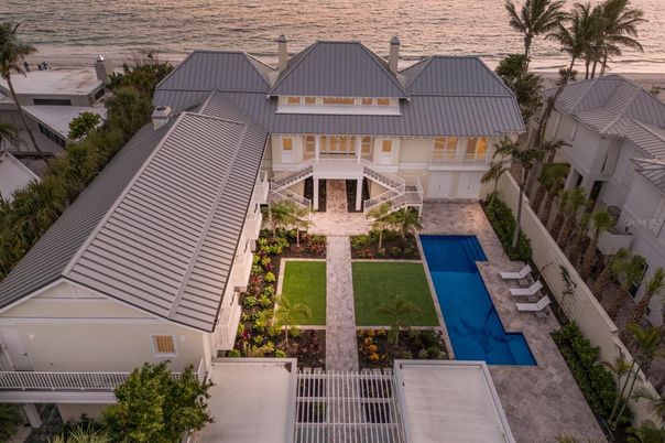 Exterior, Drone