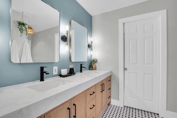 Bathroom, Dual Sink Vanities, Interior