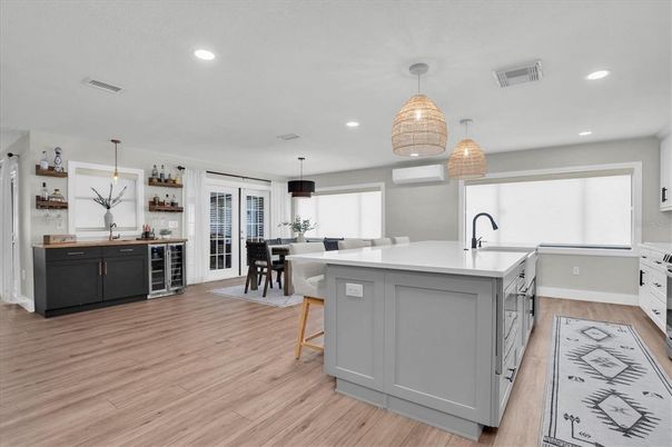 Dining room, Interior, Kitchen, Pendant Lights, Recessed Lighting, Wood Texture Flooring