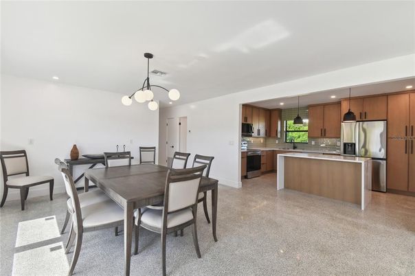 Dining room, Interior, Kitchen, Pendant Lights, Recessed Lighting, Stainless Steel Appliances