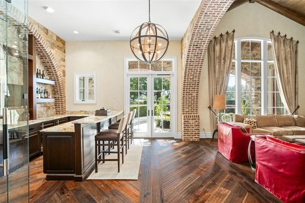 Chandelier, Interior, Kitchen, Living room, Pendant Lights, Recessed Lighting, Wood Texture Flooring