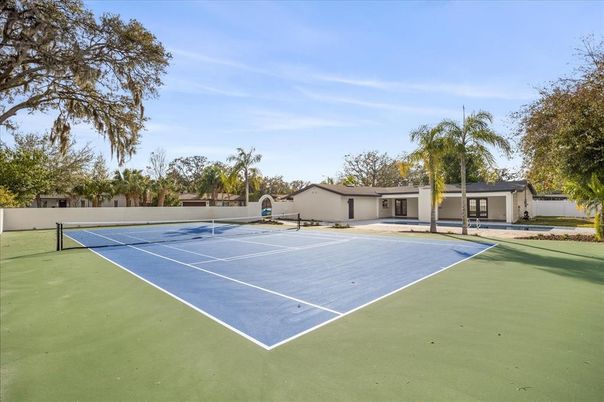 Exterior, Tennis Courts