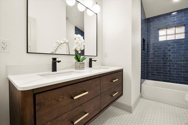 Bathroom, Dual Sink Vanities, Interior