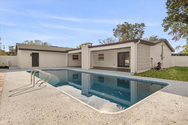 Exterior, Pool