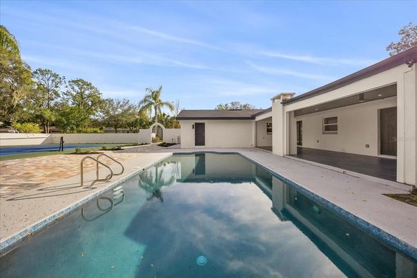 Exterior, Pool