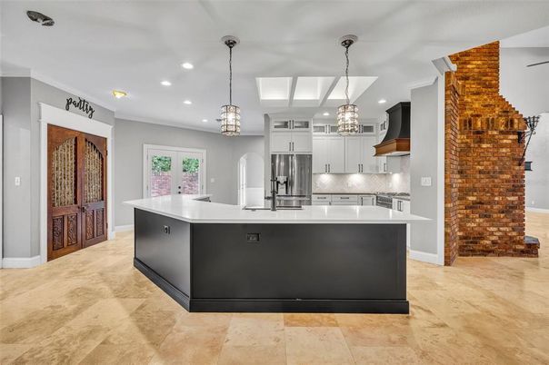 Interior, Kitchen, Pendant Lights, Recessed Lighting, Stainless Steel Appliances