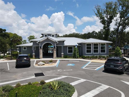 Exterior, Facade, Ranch