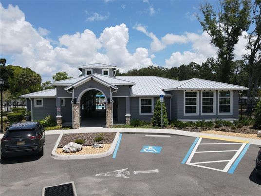 Exterior, Facade, Ranch