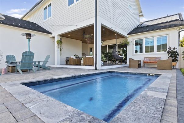 Exterior, Pool