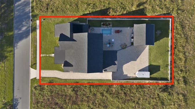 Exterior, Drone